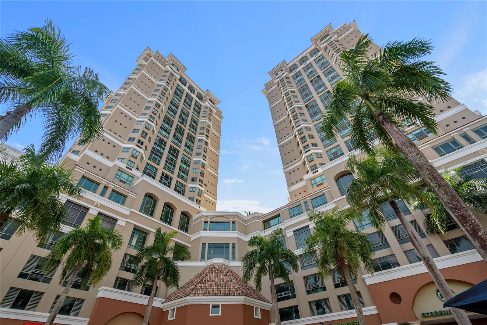 GALLERY PLAZA - Residential Lease