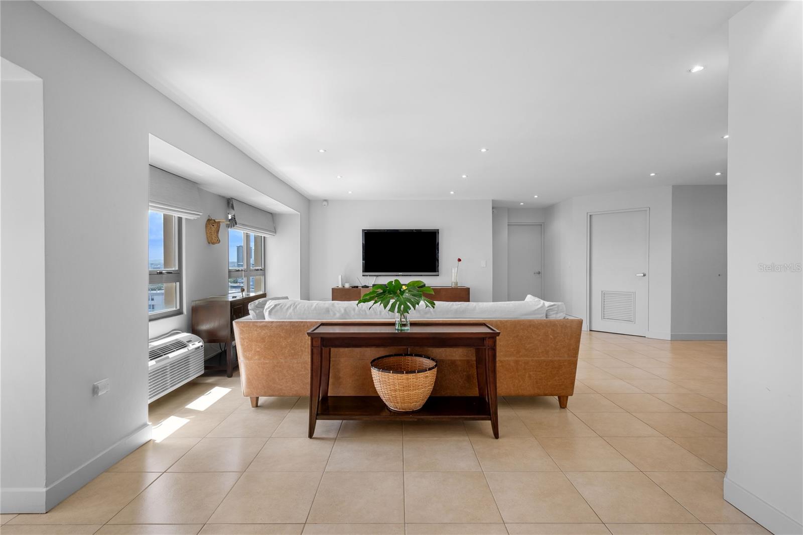 GALLERY PLAZA - Residential Lease