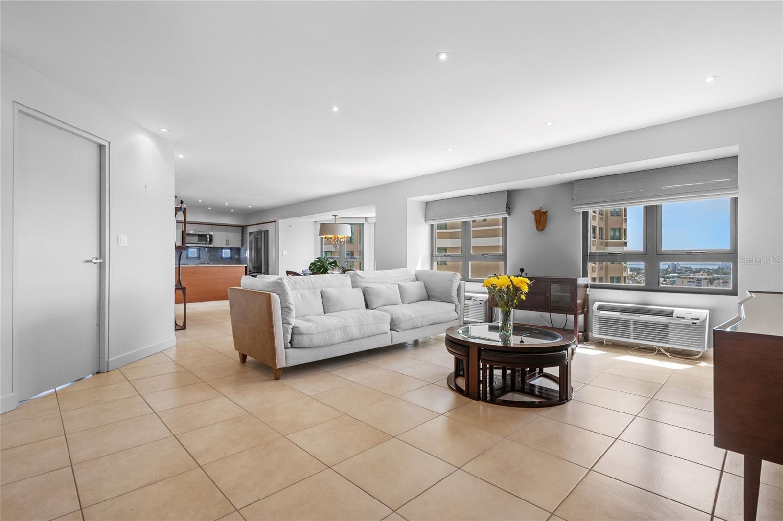 GALLERY PLAZA - Residential Lease