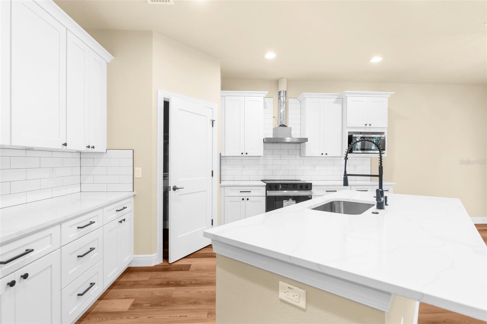 ROYAL HIGHLANDS - Residential
