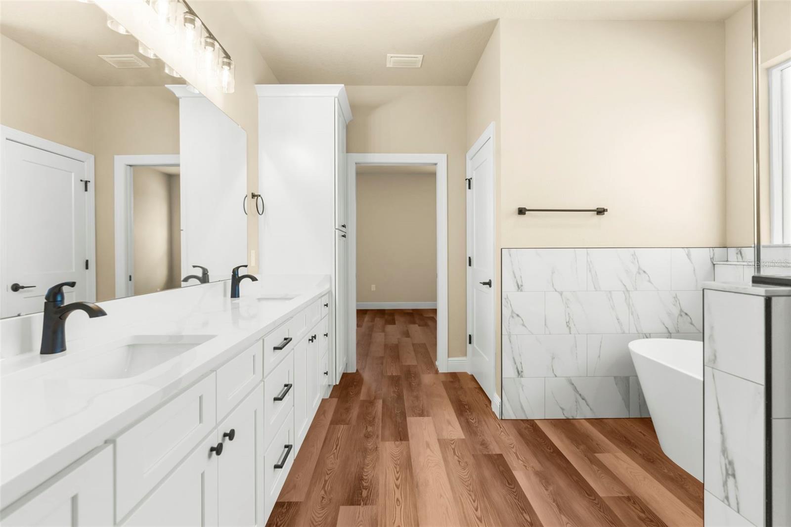 ROYAL HIGHLANDS - Residential