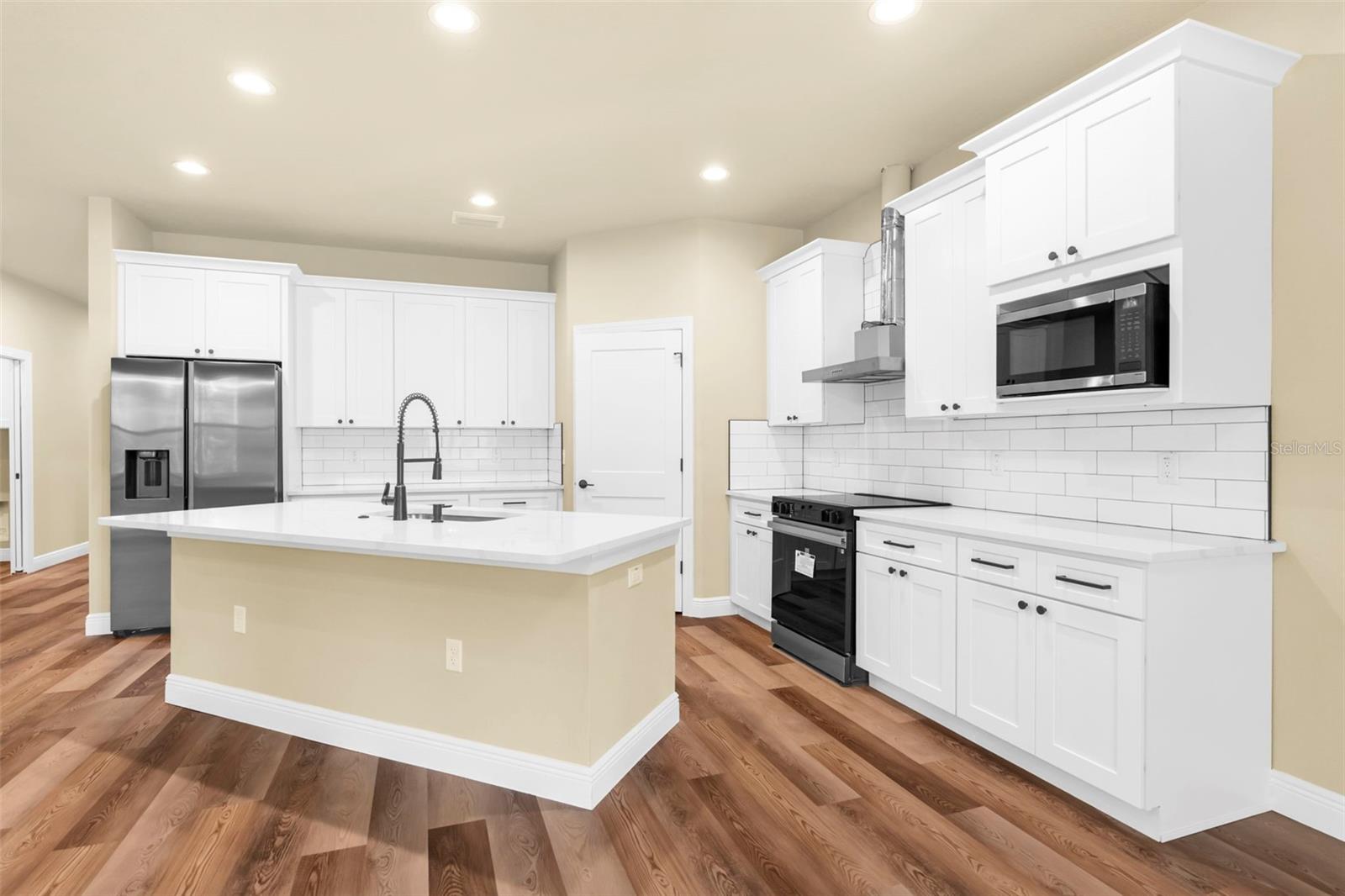 ROYAL HIGHLANDS - Residential