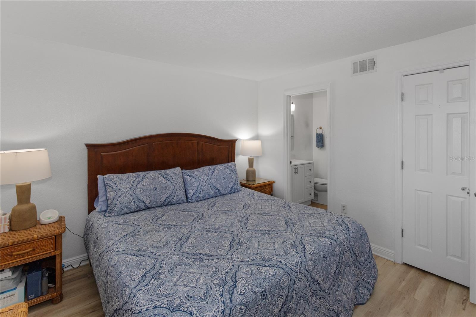 BELLA VISTA ON LAKE - Residential