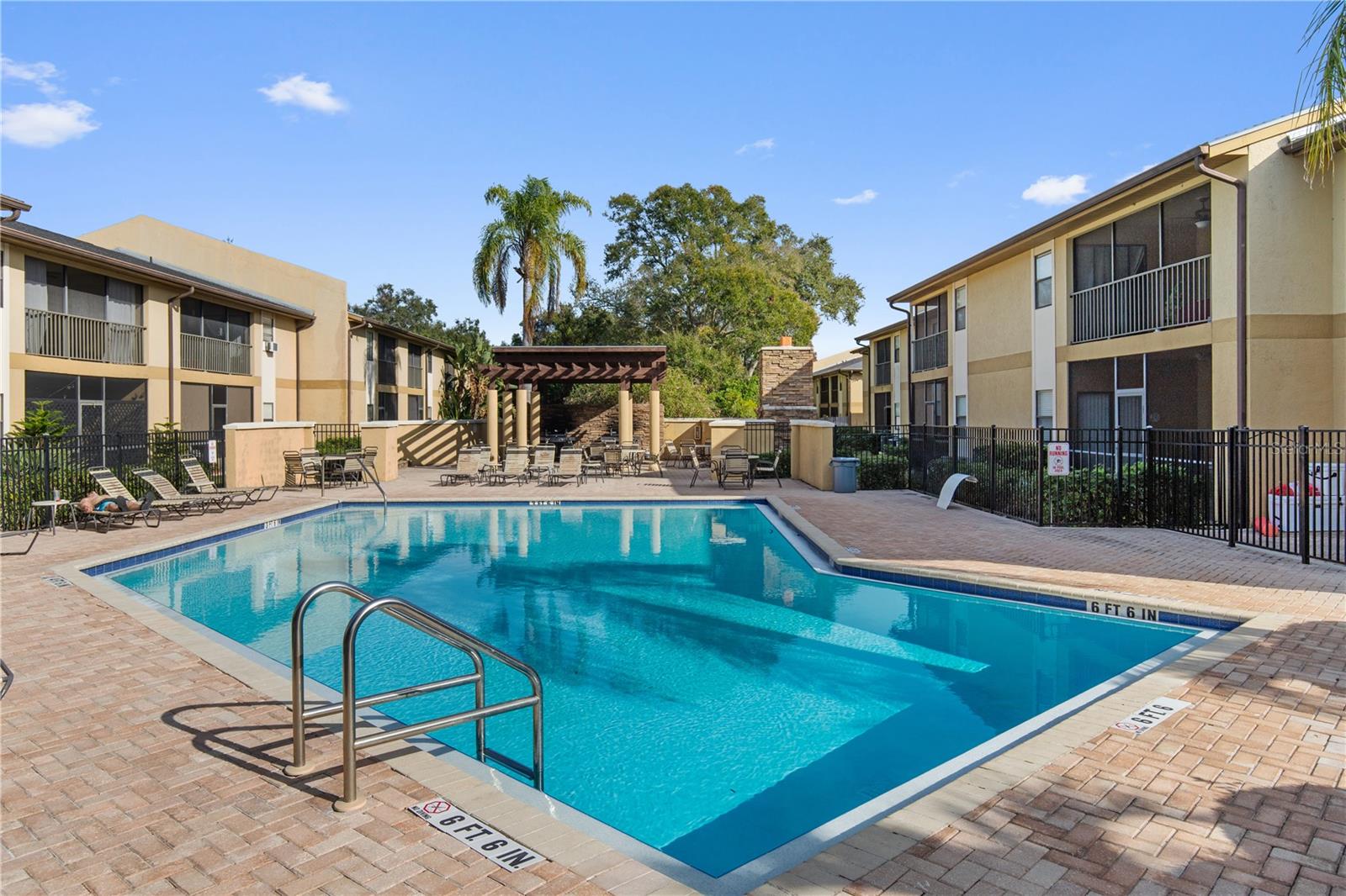 BELLA VISTA ON LAKE - Residential