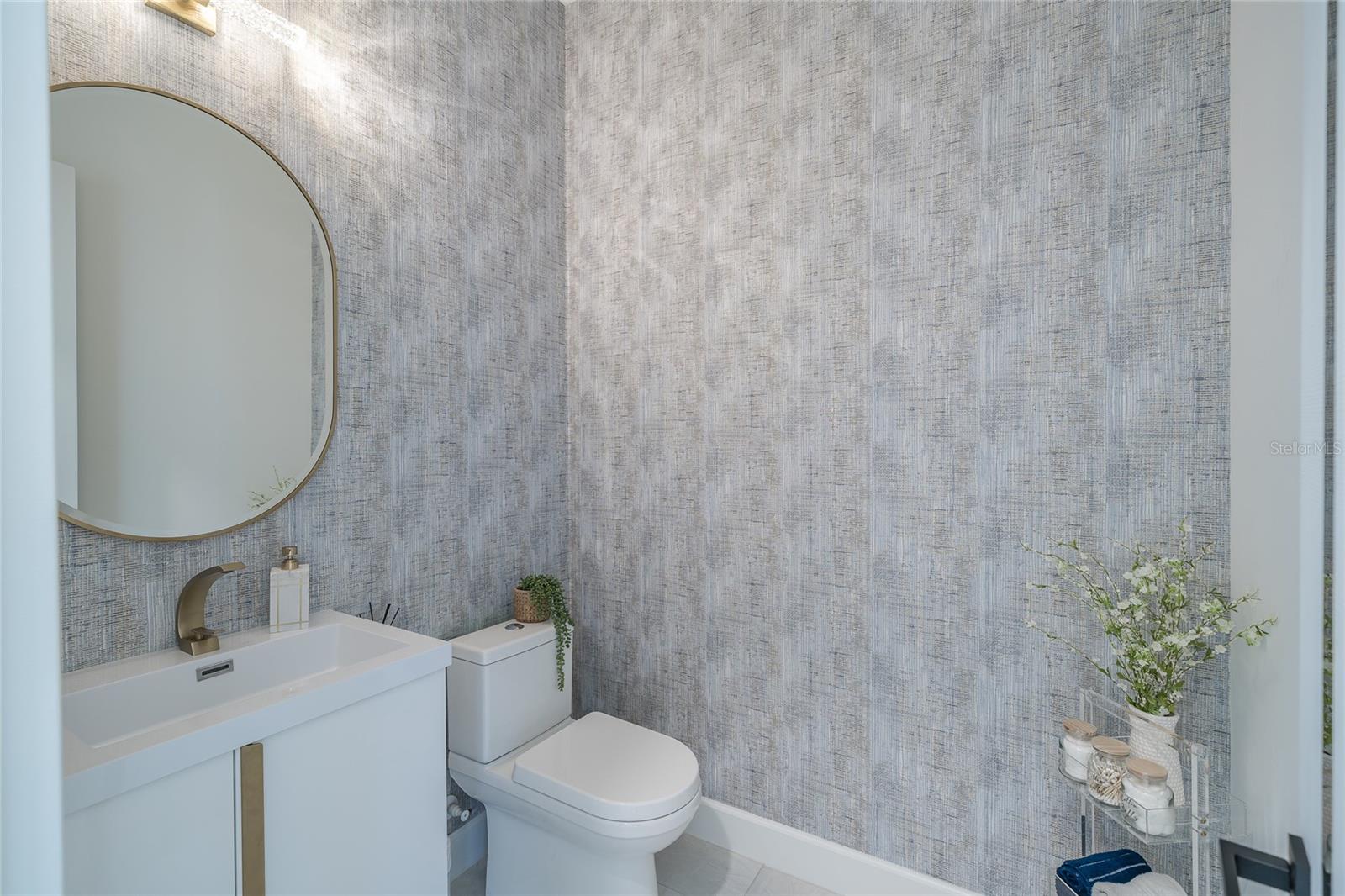 RIVER'S EDGE - Residential