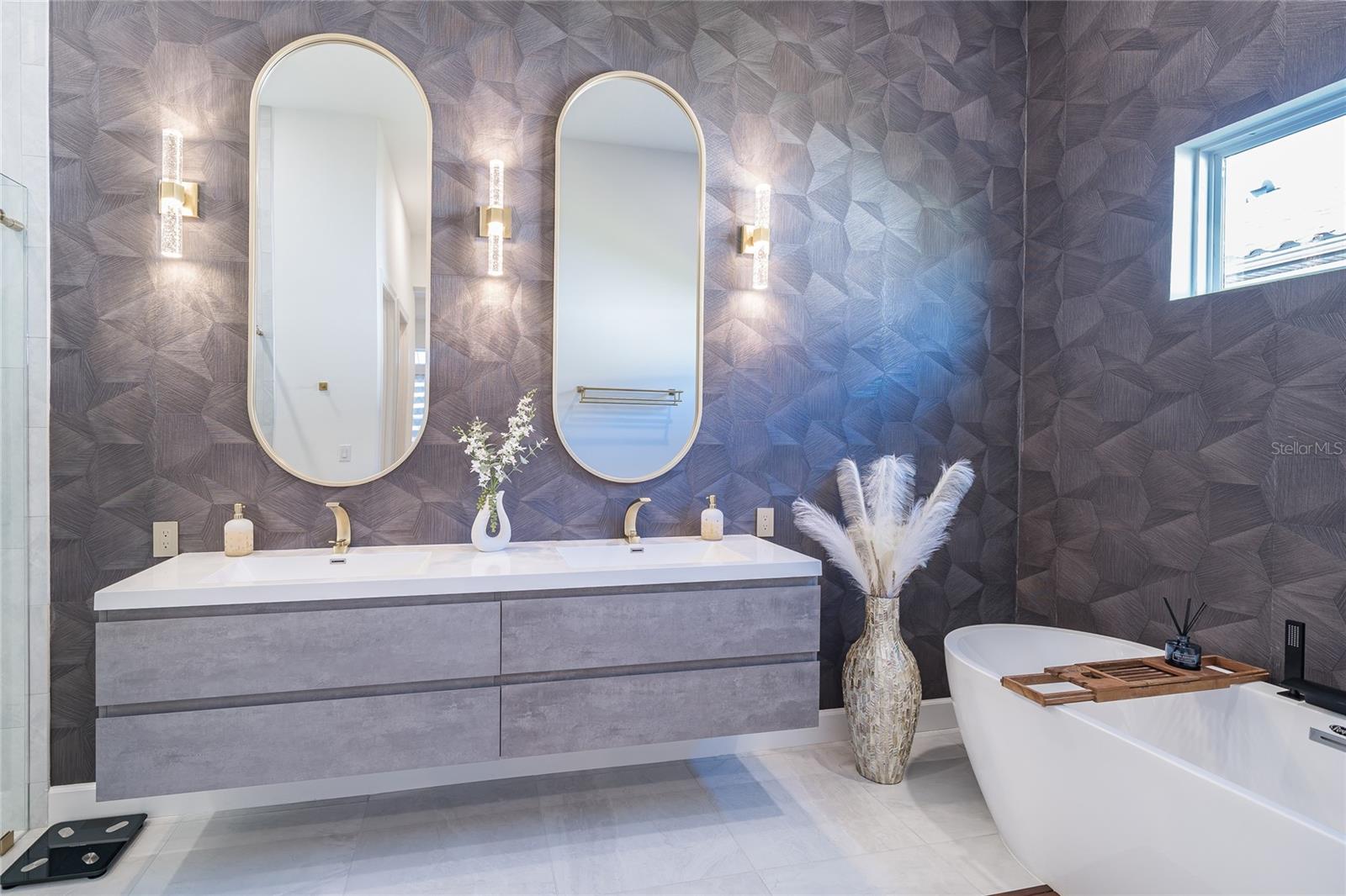 RIVER'S EDGE - Residential