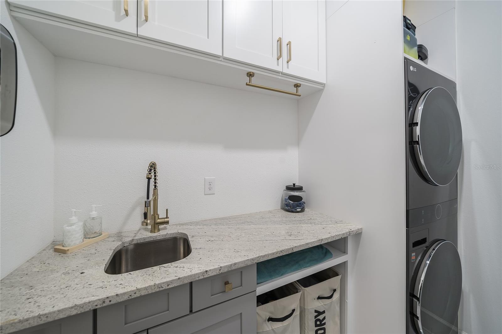 RIVER'S EDGE - Residential