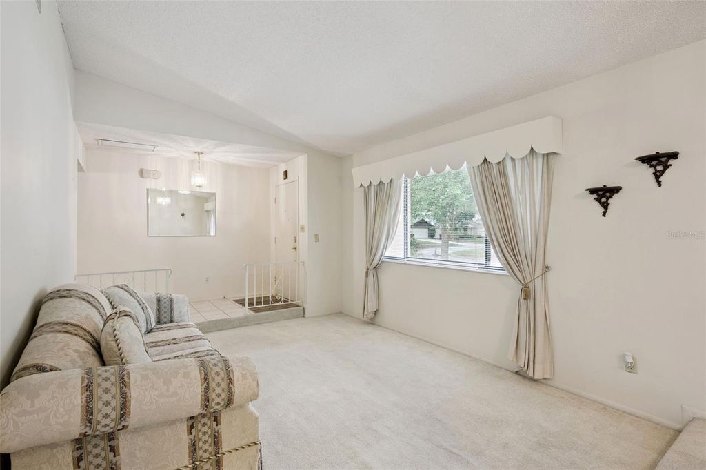Photo of 608 Wavecrest Drive, Orlando, FL 32807 (MLS # O6402931)