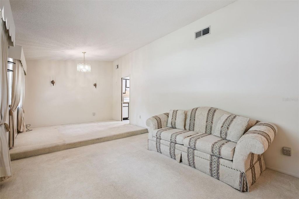 Photo of 608 Wavecrest Drive, Orlando, FL 32807 (MLS # O6402931)