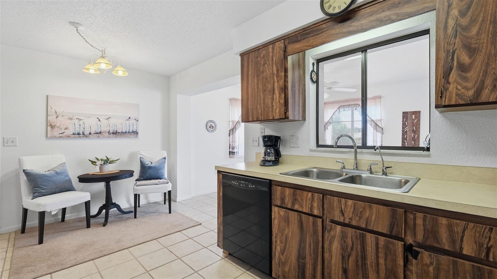 7115 LEXINGTON CIRCLE