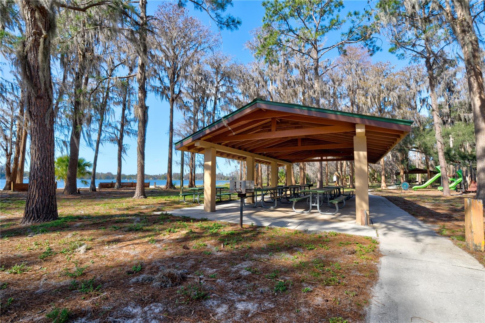 MOON LAKE ESTATES - Land