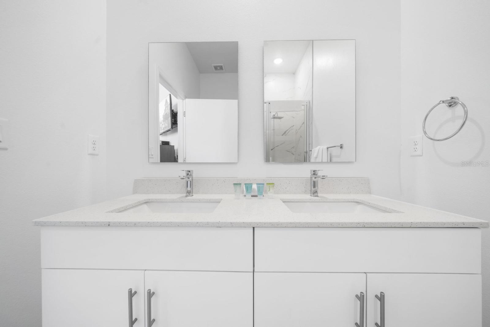 AZUR RESIDENCE - Residential