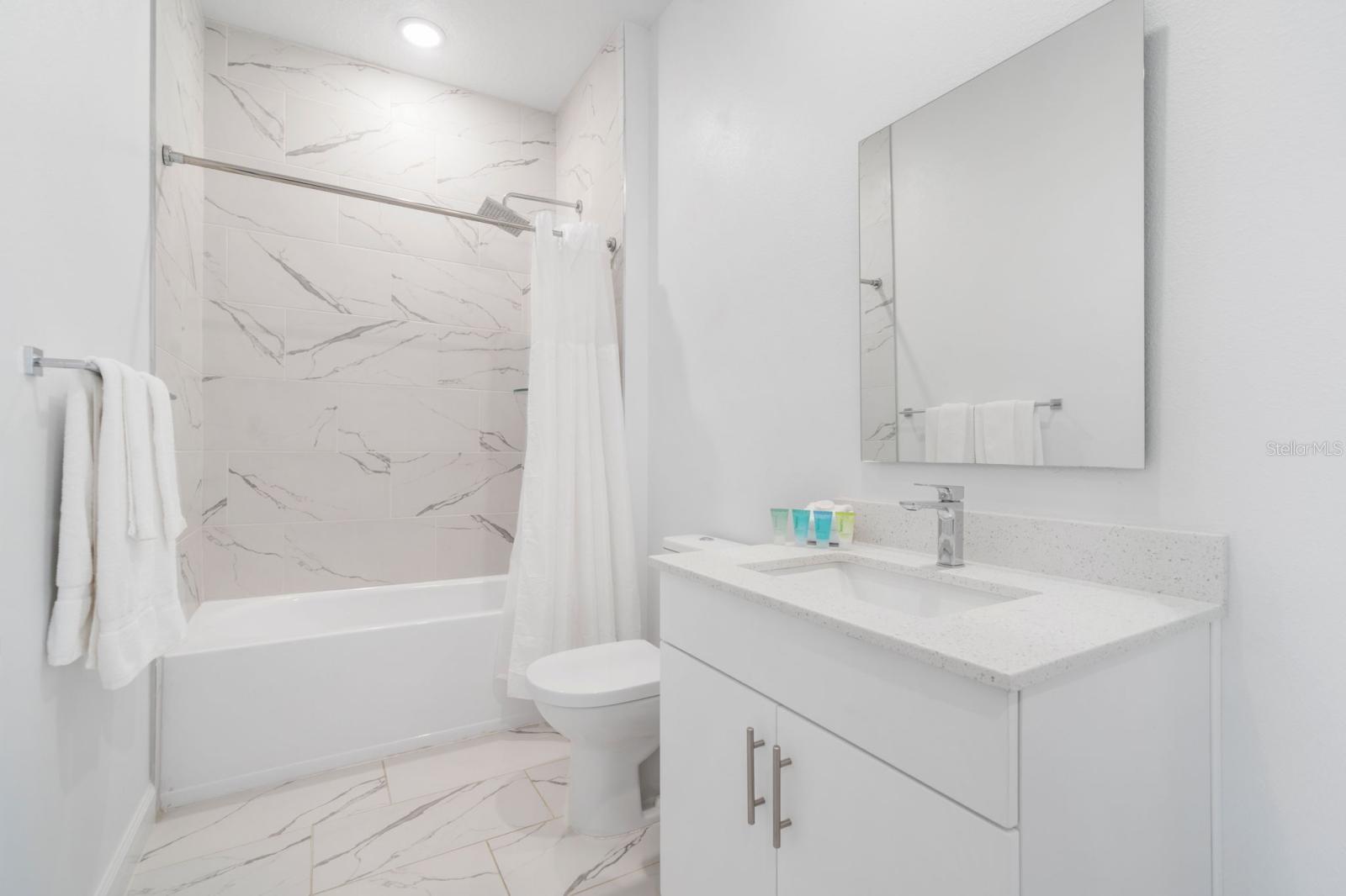 AZUR RESIDENCE - Residential