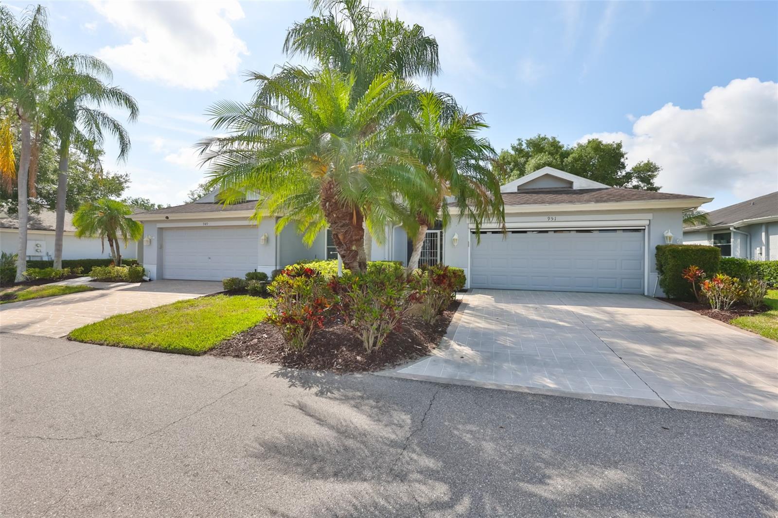 951 VILLEROY GREENS DRIVE, SUN CITY CENTER, FL, 33573 1 951 VILLEROY GREENS DRIVE