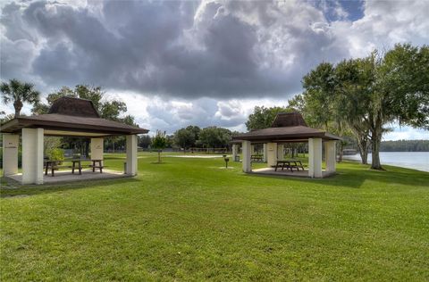 A home in LAND O LAKES