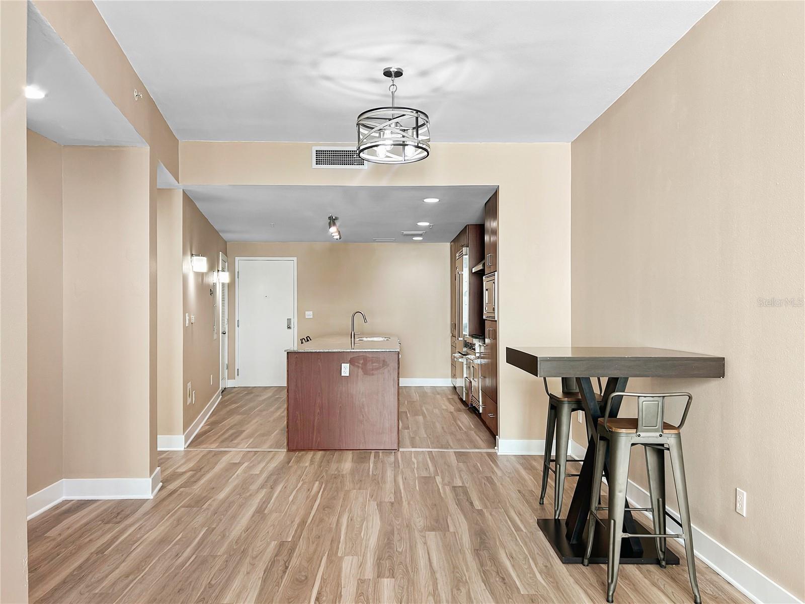 1120 E KENNEDY BOULEVARD 1427