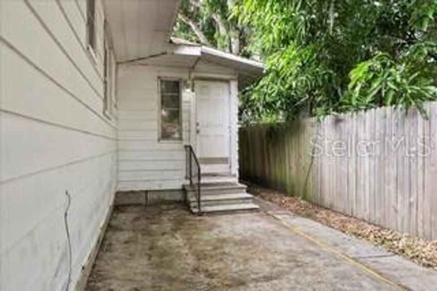 1-Bedroom Unit  from Lake Howard

This one-bedroom unit of a triplex is available for rent now, located right off Lake Howard. This unit is freshly painted and offers its own outdoor space perfect for entertaining. Water and lawn care are included in the rent to minimize cost for the ideal renter. This property is conveniently located near restaurants, schools, and shopping centers and offers a unique opportunity to rent your own piece of Winter Haven at an affordable rate!