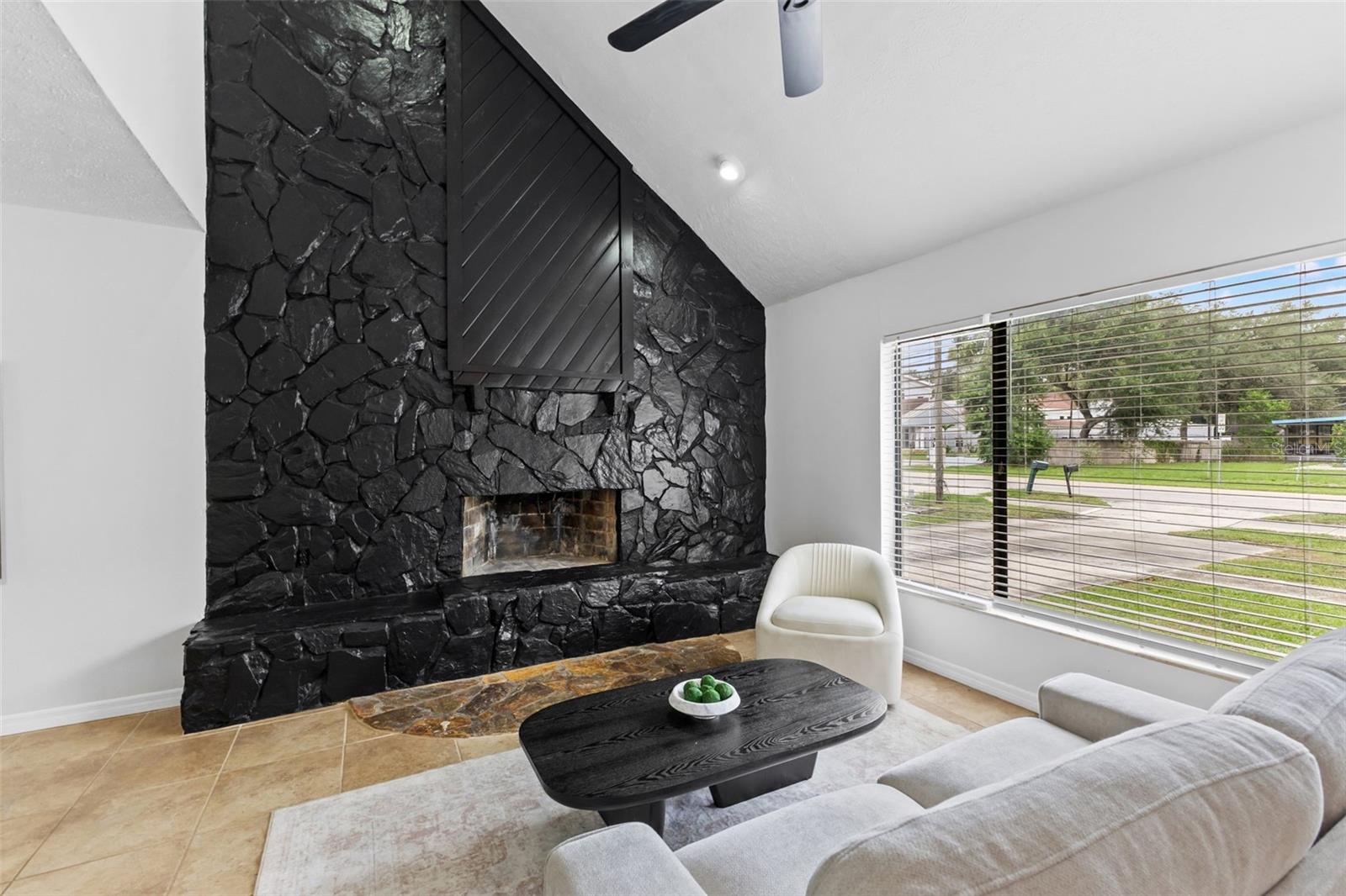 5116 SERENA DRIVE