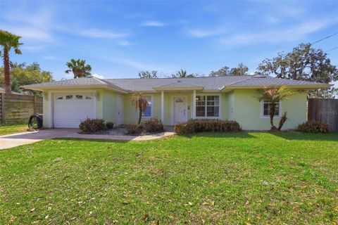 Photo of 102 Lake Charles Road, Deland, FL 32724 (MLS # V4947728)