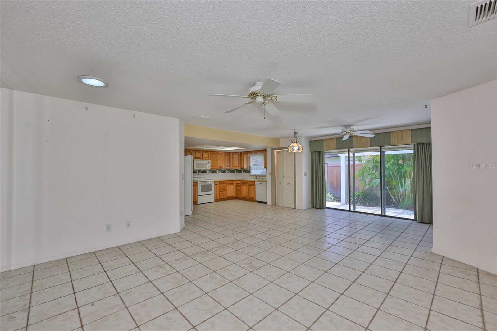 1813 ATRIUM DRIVE