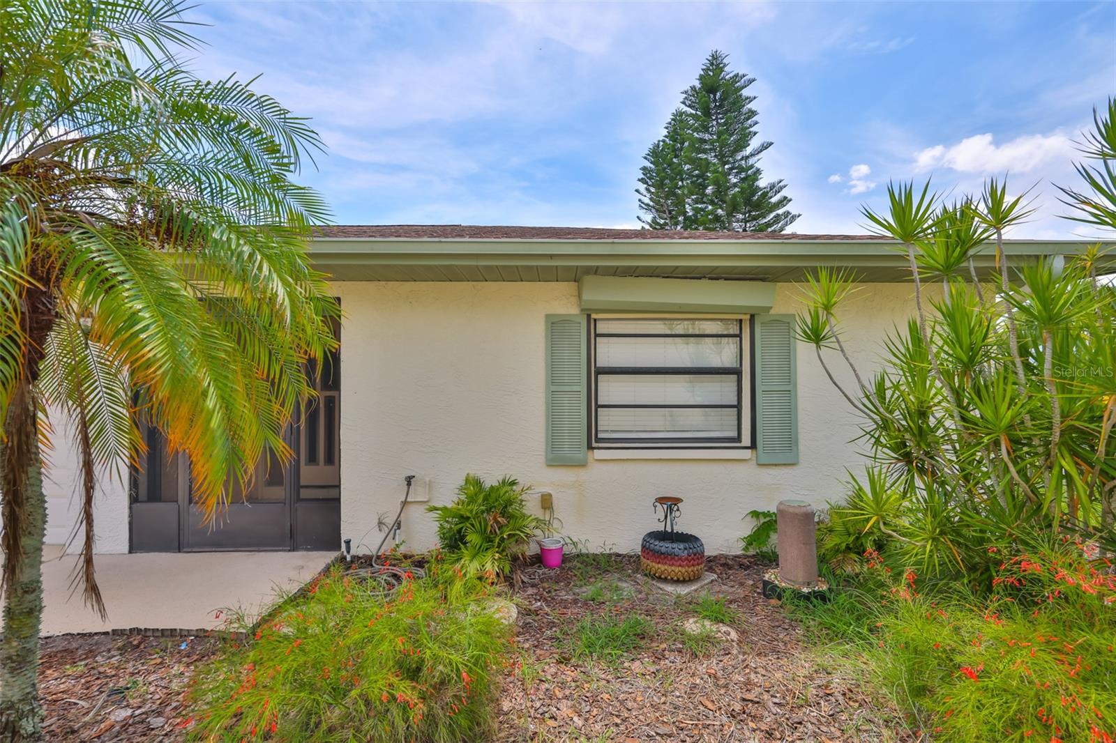 1813 ATRIUM DRIVE