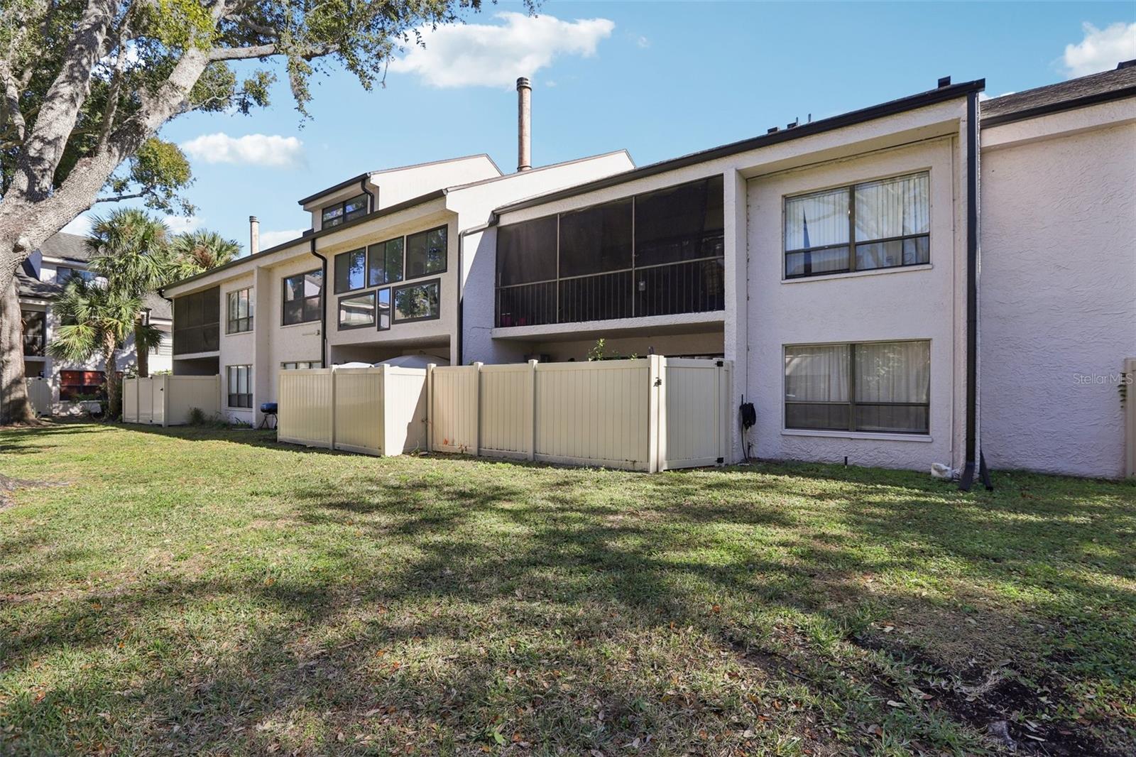 RIVER OAKS CONDO I - Residential