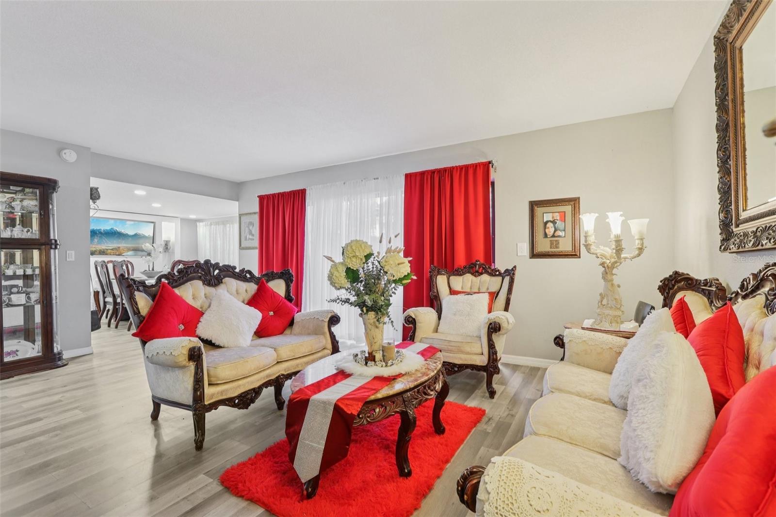 RIVER OAKS CONDO I - Residential