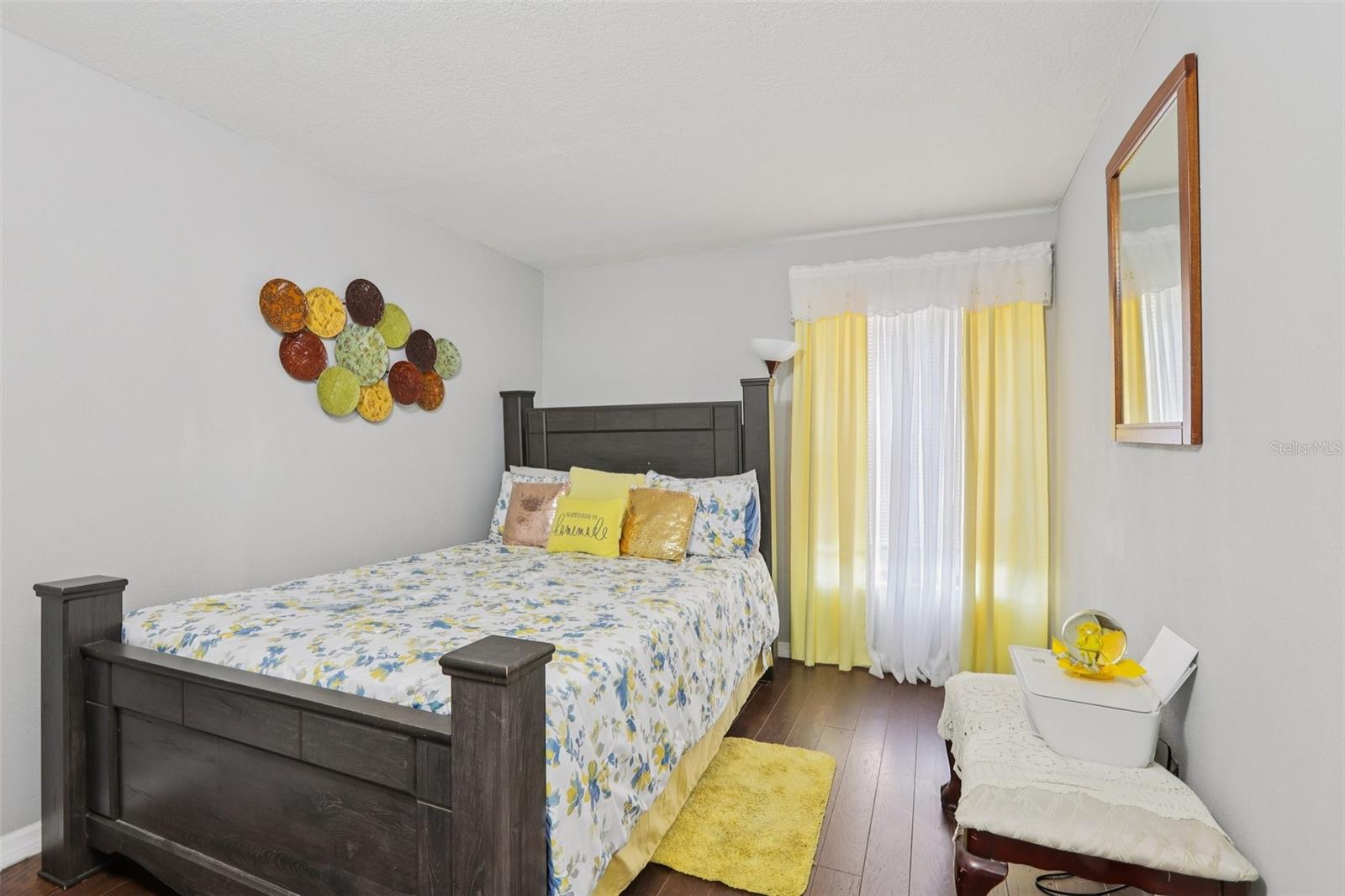 RIVER OAKS CONDO I - Residential