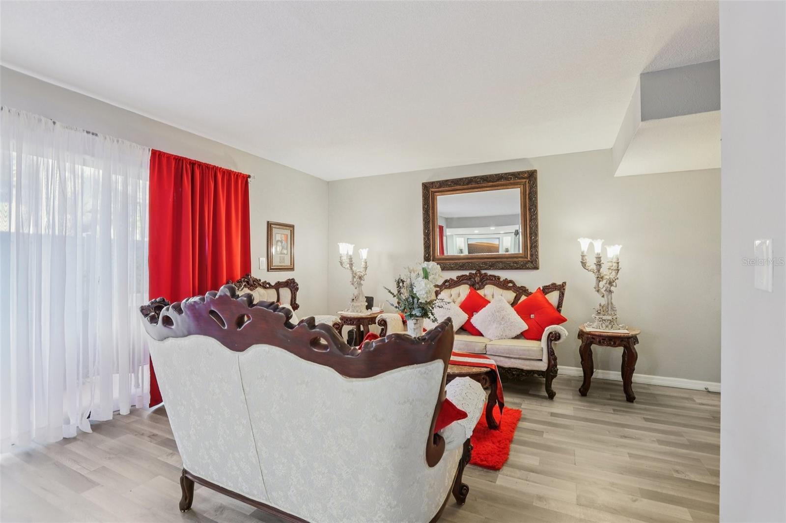 RIVER OAKS CONDO I - Residential