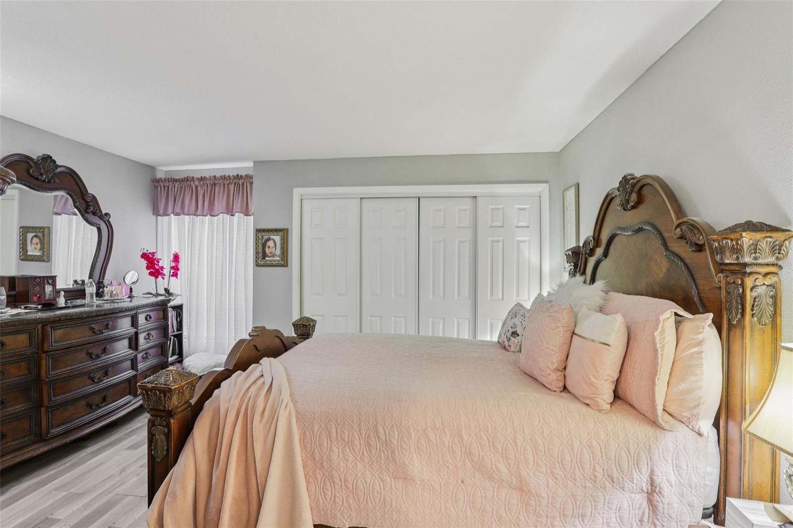 RIVER OAKS CONDO I - Residential