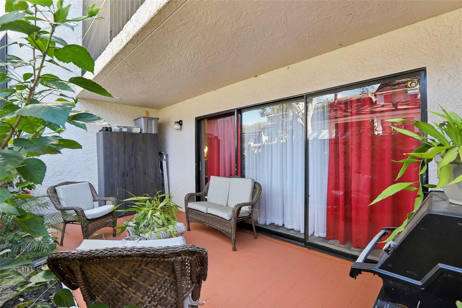 RIVER OAKS CONDO I - Residential