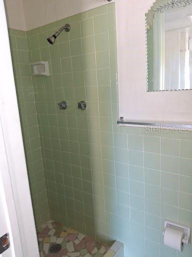 FOREST HILLS - Residential Lease