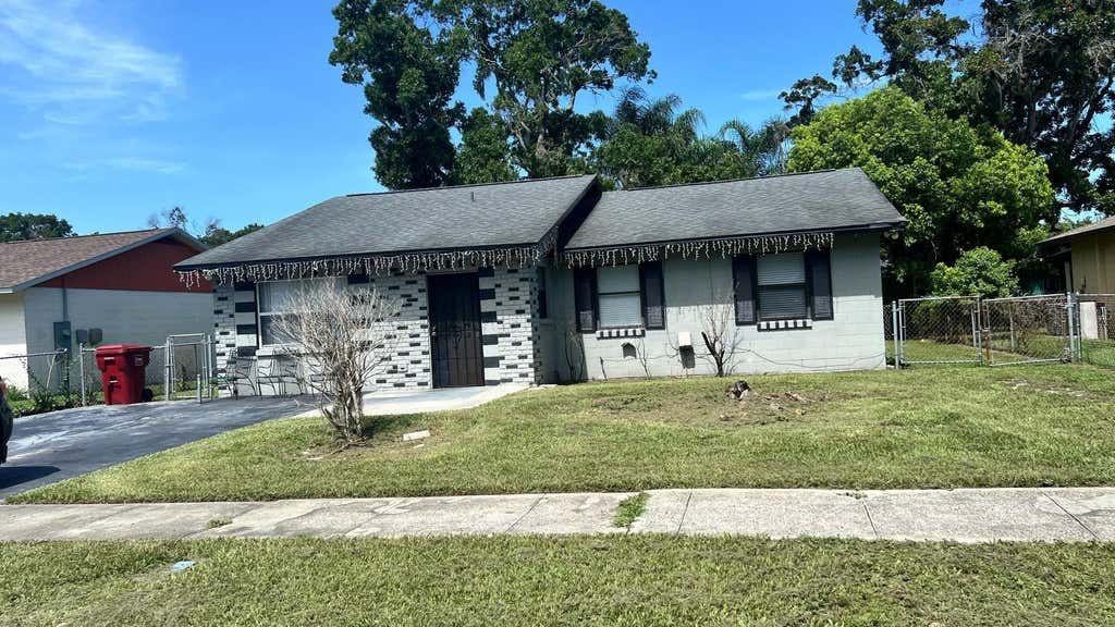 Photo of 619 S Wilkins Avenue, Plant City, FL 33563 (MLS # TB8533712)