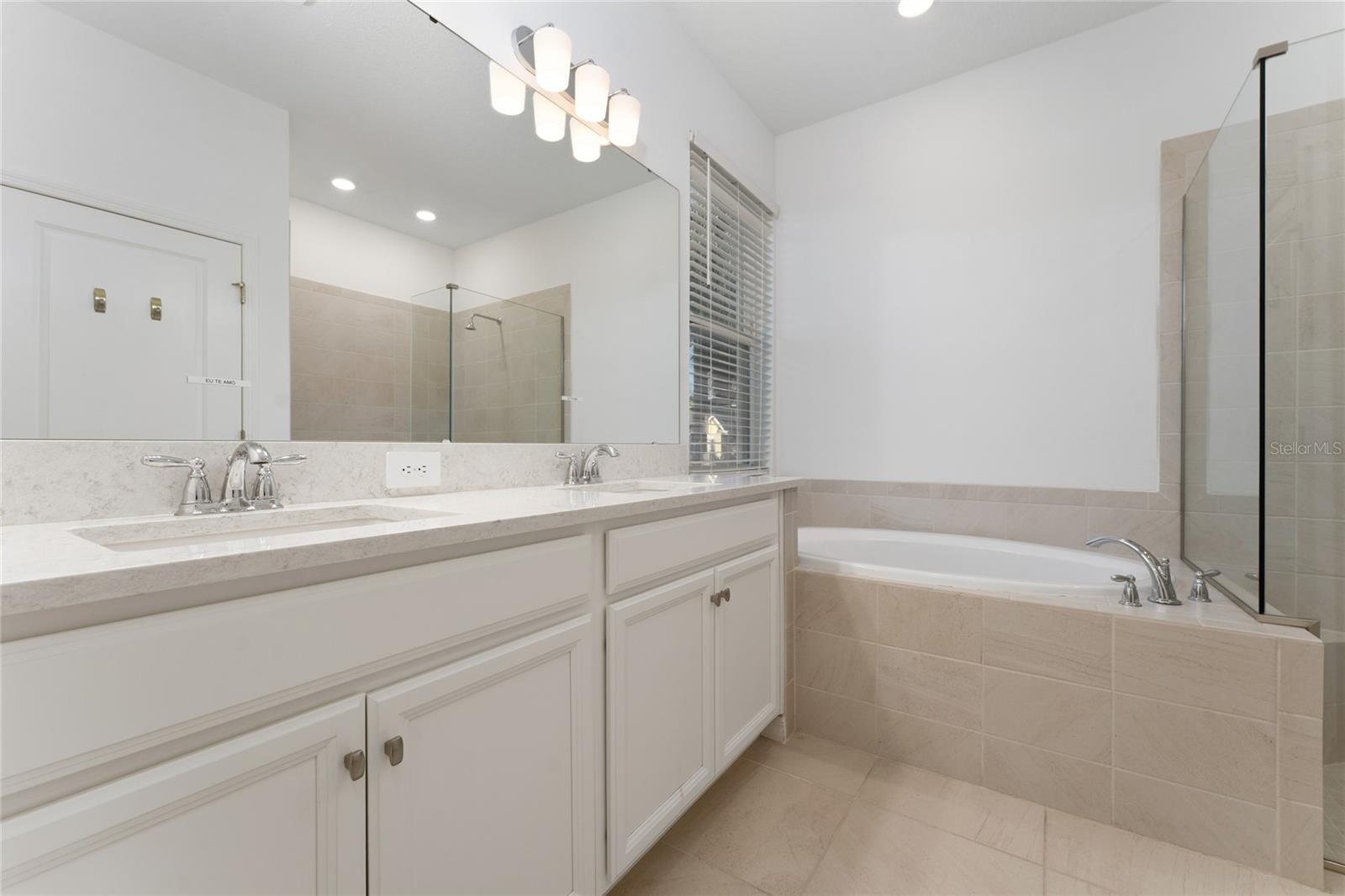 CRESTVIEW PH II A REPLAT - Residential