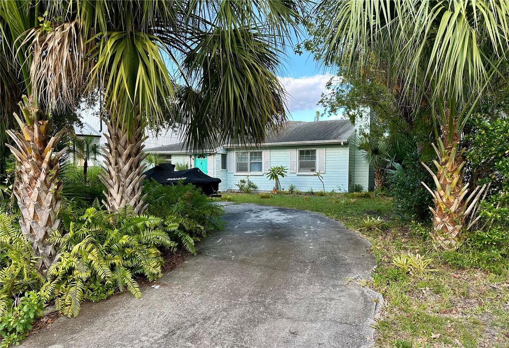 Photo of 3620 W Royal Palm Circle, Tampa, FL 33629 (MLS # TB8439273)