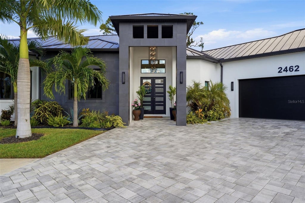 Photo of 2462 Missara Lane, Sarasota, FL 34231 (MLS # A4704478)