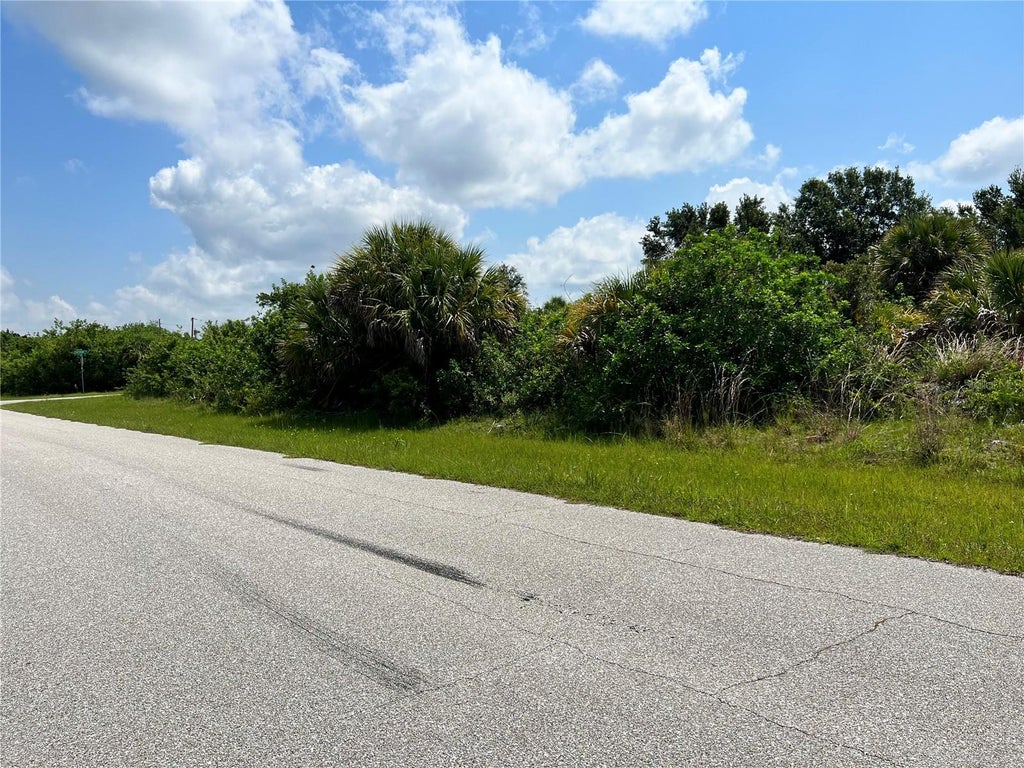 Photo of 7020 Hawksbury Street, Englewood, FL 34224 (MLS # O6440046)