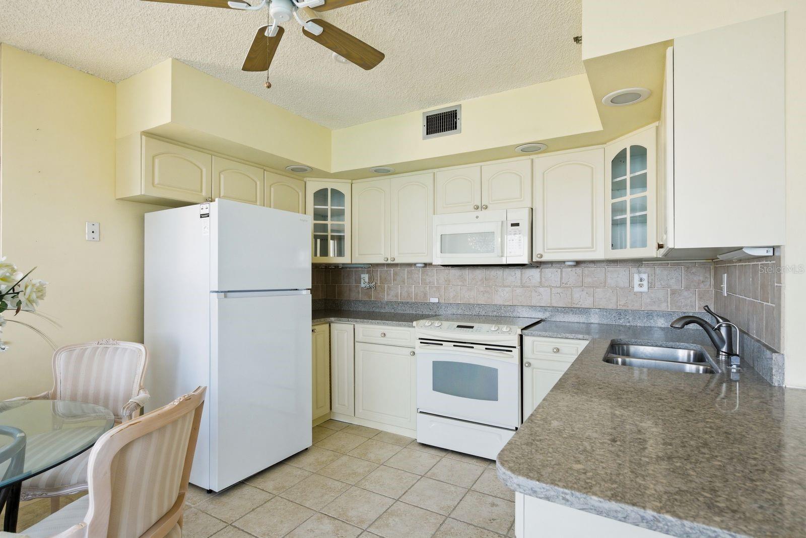 BAHIA DEL MAR IV - Residential