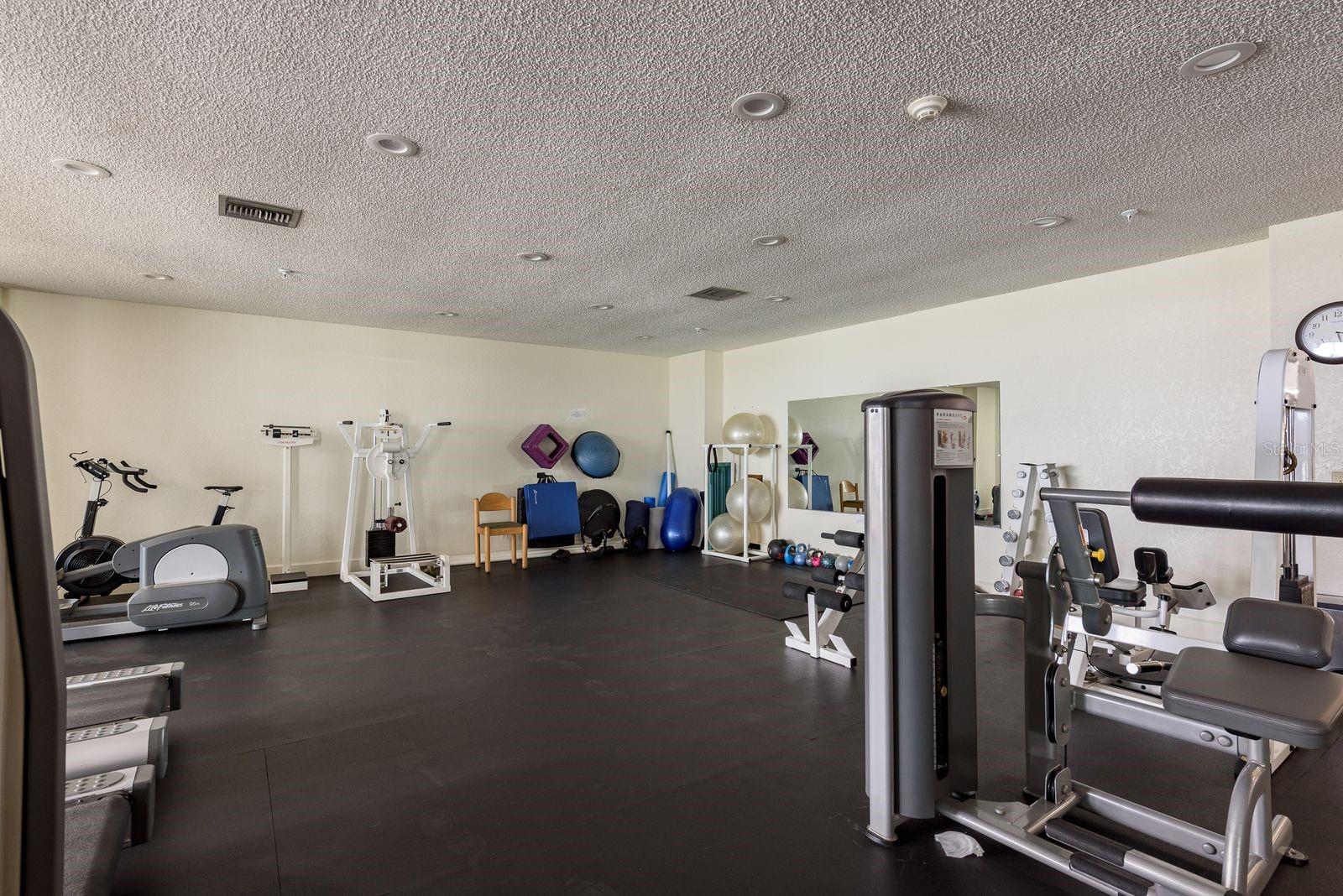 BAHIA DEL MAR IV - Residential