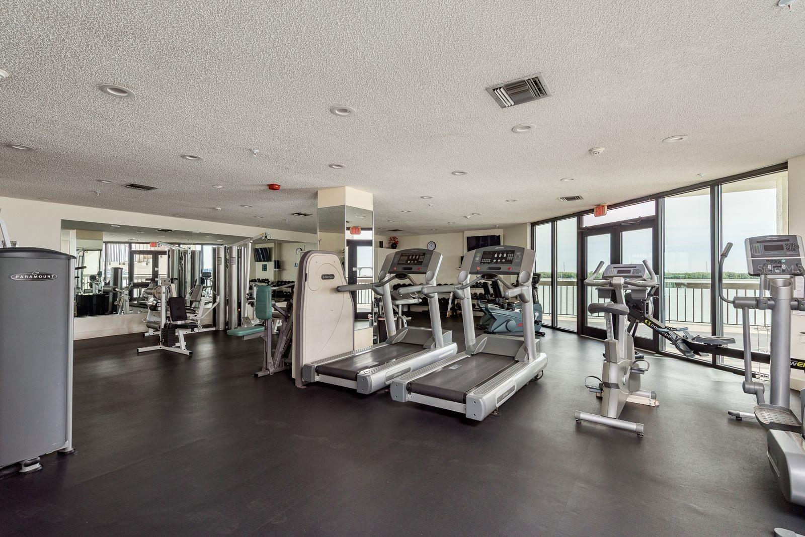 BAHIA DEL MAR IV - Residential