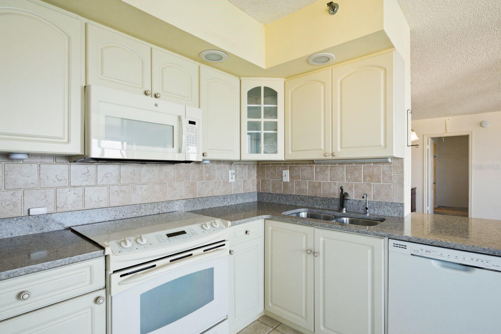 BAHIA DEL MAR IV - Residential