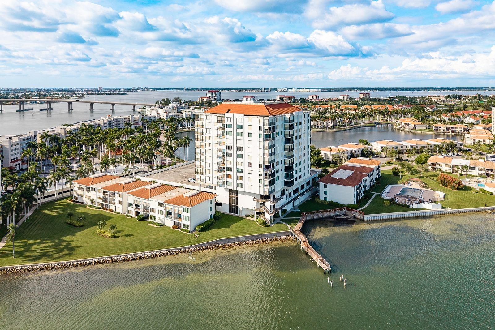 BAHIA DEL MAR IV - Residential