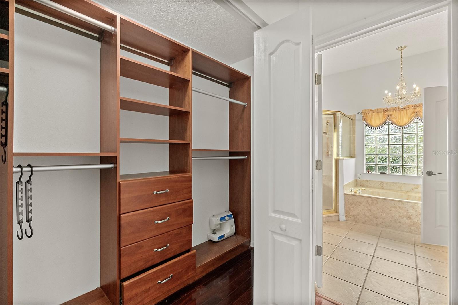 CYPRESS KNOLL - Residential