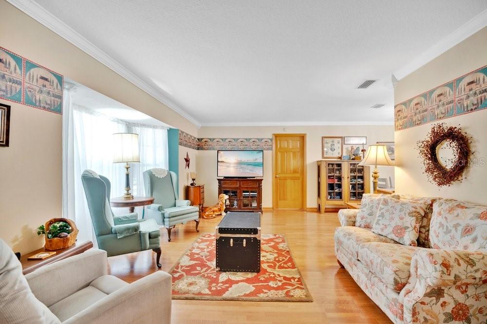 525 RACHAEL COURT