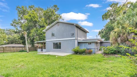 A home in LAKELAND