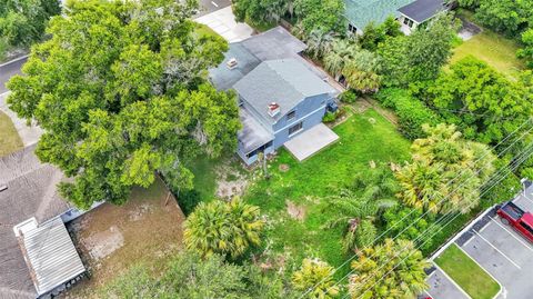 A home in LAKELAND