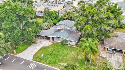 A home in LAKELAND