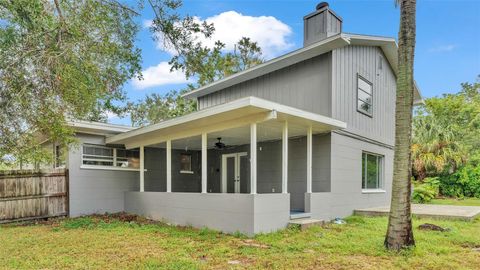 A home in LAKELAND