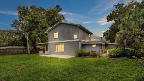 A home in LAKELAND