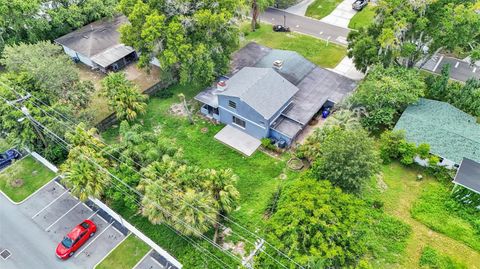 A home in LAKELAND